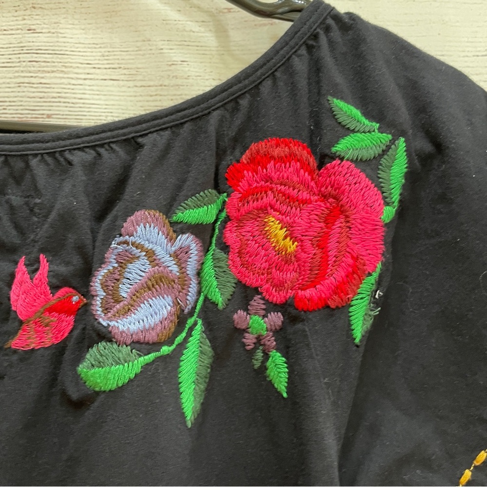 JOHNNY WAS ADELINE EMBROIDERED BABY DOLL TOP IN BLACK‎ - Picture 6 of 10